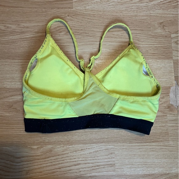 Nike sports bra - Picture 2 of 3